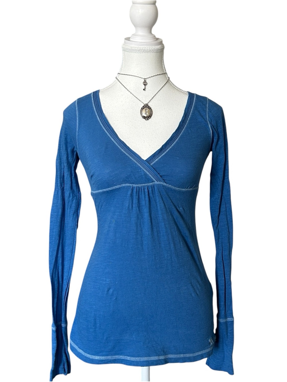 Y2K “Abercrombie and Fitch” Blue Basic Babydoll Style Long Sleeve Top